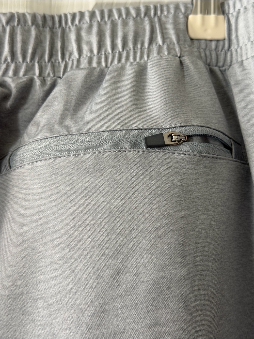 Kirkland Signature Silver-Gray Performance Joggers - Picture 4 of 8